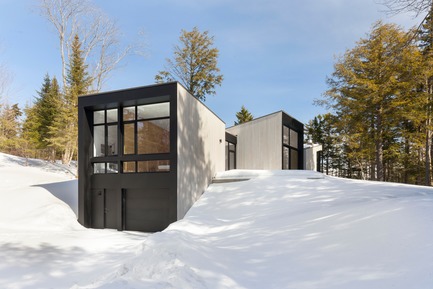 Press kit | 720-12 - Press release | TRIPTYCH - yh2 - Residential Architecture - Photo credit: Maxime Brouillet