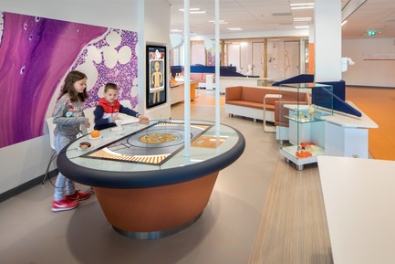 Press kit | 3665-01 - Press release | PrestigiousiF DESIGN AWARD 2019 for Experience Design OfficeMMEK’ - MMEK' - Commercial Interior Design -          <span class=""></span>Science &amp; Discovery Centre –&nbsp;        It offers children and their parents the space and facilities they need to gain a deeper understanding of cancer and the treatment that the hospital provides through interactive multimedia installations. There is also information available about the unique research taking place inside the Princess Máxima Centre. - Photo credit: Ewout Huibers