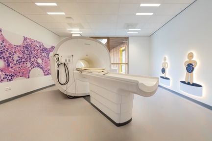 Press kit | 3665-01 - Press release | PrestigiousiF DESIGN AWARD 2019 for Experience Design OfficeMMEK’ - MMEK' - Commercial Interior Design -          <span class=""></span>Science &amp; Discovery Centre –&nbsp;        There are also two separate practice areas with an MRI scanner and an RT accelerator. Here the children can prepare for their treatment. - Photo credit: Ewout Huibers