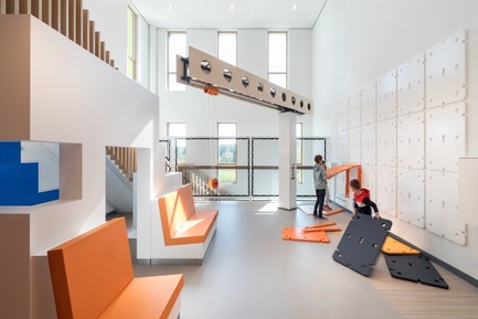 Press kit | 3665-01 - Press release | PrestigiousiF DESIGN AWARD 2019 for Experience Design OfficeMMEK’ - MMEK' - Commercial Interior Design -          <span class=""></span>Building site –&nbsp;        The Princess Máxima Centre wants to provide a stimulating and safe environment for its patients and their parents, in which normal family life can carry on as smoothly as possible and in which children can continue to develop and play. One of the spaces in which this is expressed is the Building site with its giant crane. - Photo credit: Ewout Huibers