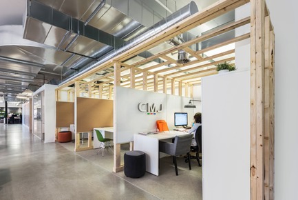 Press kit | 1152-10 - Press release | Micro-City for Creatives - By LumiGroup and Imperatori Design - Commercial Interior Design - Variety of semi private working zones - Photo credit:  Stéphane Brügger 