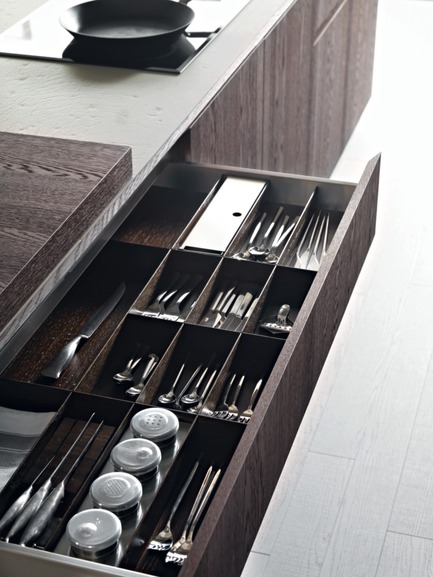 Press kit | 1045-01 - Press release | Cesar kitchens now have their point of sale in Montreal - Pure Cuisines + mobilier européens - Industrial Design - ELLE - Photo credit: Pure Cuisines