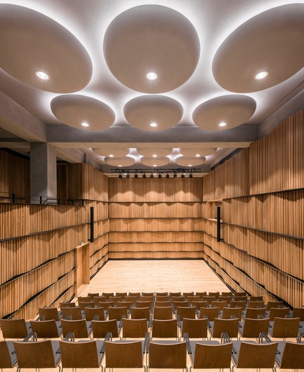 Dossier de presse | 661-51 - Communiqué de presse | INSIDE World Festival of Interiors Announces Day One Winners from RAI Amsterdam - Inside World Festival of Interiors - Concours - Education Winner: B Campus by AIM Architecture - Crédit photo : Dirk Weiblen &amp; Marc Goodwin &amp; Johan Sellén