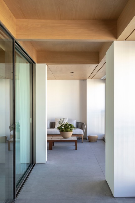 Dossier de presse | 3039-02 - Communiqué de presse | RBI Apartment - Coletivo Arquitetos - Design d’intérieur résidentiel - Terrace&nbsp; - Crédit photo : Ruy Teixeira&nbsp;
