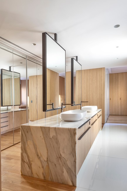 Dossier de presse | 3039-02 - Communiqué de presse | RBI Apartment - Coletivo Arquitetos - Design d’intérieur résidentiel - Master Bathroom - Crédit photo : Ruy Teixeira&nbsp;