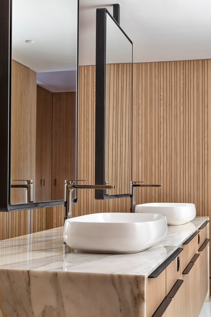 Dossier de presse | 3039-02 - Communiqué de presse | RBI Apartment - Coletivo Arquitetos - Design d’intérieur résidentiel - Master Bathroom - Crédit photo : Ruy Teixeira&nbsp;