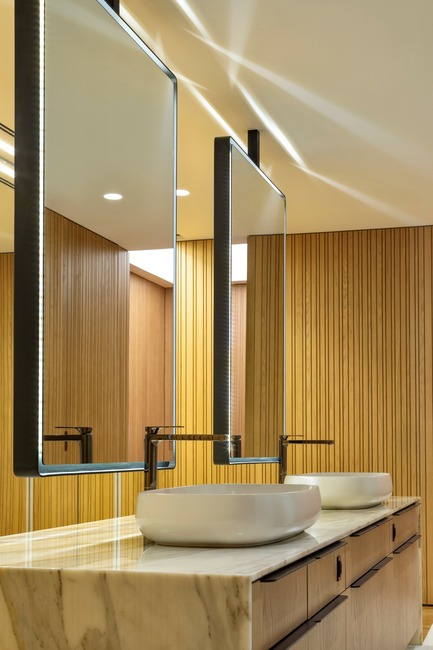 Dossier de presse | 3039-02 - Communiqué de presse | RBI Apartment - Coletivo Arquitetos - Design d’intérieur résidentiel - Master Bathroom - Crédit photo : Ruy Teixeira&nbsp;