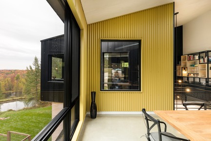 Press kit | 1332-03 - Press release | A Playful Rural Industrial Aesthetic - Tux Creative - Residential Architecture - Photo credit: Maxime Brouillet