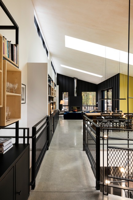 Press kit | 1332-03 - Press release | A Playful Rural Industrial Aesthetic - Tux Creative - Residential Architecture - Photo credit: Maxime Brouillet