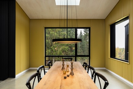 Press kit | 1332-03 - Press release | A Playful Rural Industrial Aesthetic - Tux Creative - Residential Architecture - Photo credit: Maxime Brouillet