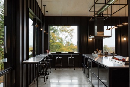 Press kit | 1332-03 - Press release | A Playful Rural Industrial Aesthetic - Tux Creative - Residential Architecture - Photo credit: Maxime Brouillet