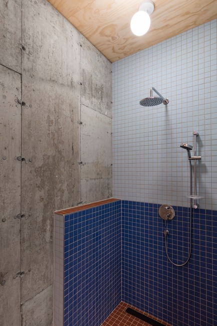 Press kit | 1332-03 - Press release | A Playful Rural Industrial Aesthetic - Tux Creative - Residential Architecture - Photo credit: Maxime Brouillet