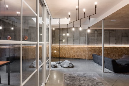 Press kit | 1332-03 - Press release | A Playful Rural Industrial Aesthetic - Tux Creative - Residential Architecture - Photo credit: Maxime Brouillet