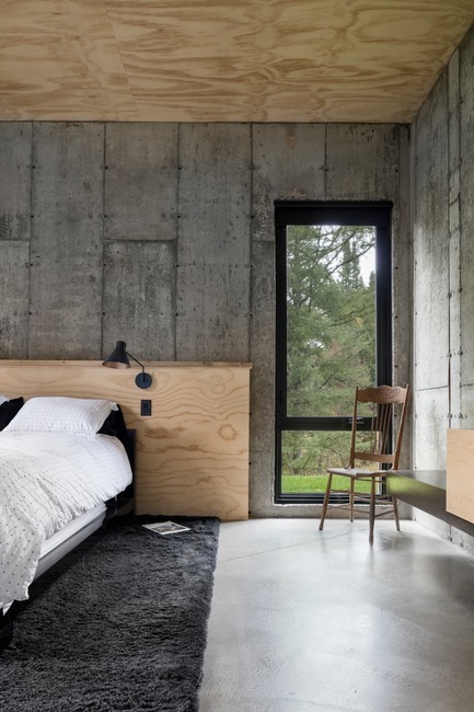 Press kit | 1332-03 - Press release | A Playful Rural Industrial Aesthetic - Tux Creative - Residential Architecture - Photo credit: Maxime Brouillet
