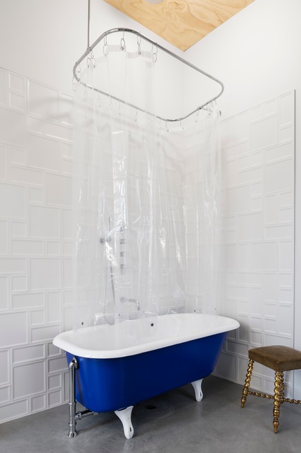 Press kit | 1332-03 - Press release | A Playful Rural Industrial Aesthetic - Tux Creative - Residential Architecture - Photo credit: Maxime Brouillet