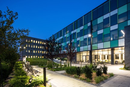 Dossier de presse | 673-21 - Communiqué de presse | Et les lauréats sont ! GRANDS PRIX DU DESIGN 12e édition - Agence PID - Concours -  Prix architecture de paysage de projet institutionnel	<br>Agrandissement du siège social de la Confédération des syndicats nationaux (CSN)<br>Projet Paysage<br>  - Crédit photo : Alex St-Jean