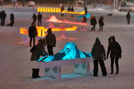 Press kit | 583-20 - Press release | Luminothérapie: domino effect is Brightening Up Place des Festivals This Winter - Quartier des Spectacles Partnership - Event + Exhibition -  Luminothérapie- domino effect, by Ingrid Ingrid - Production : Quartier des Spectacles Partnership  - Photo credit: Nicolas Gouin - l'Hibou
