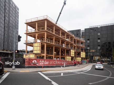 Dossier de presse | 2766-03 - Communiqué de presse | B76 - Skylab - Architecture commerciale -  Progress construction view from Couch Street.  - Crédit photo : Stephen Miller