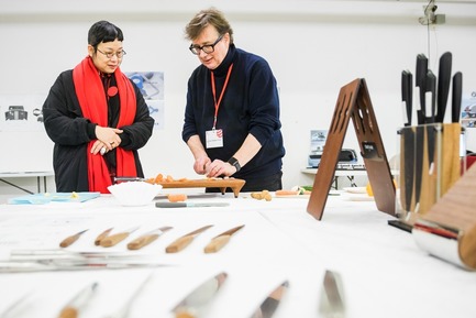 Dossier de presse | 1696-23 - Communiqué de presse | Last Chance for Designers and Companies - Register for the Red Dot Award: Product Design Before 1 February - Red Dot Design Award - Concours - The experts test the knives<br> - Crédit photo : Red Dot<br>