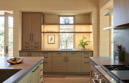 Dossier de presse | 3624-01 - Communiqué de presse | Hillside Sanctuary - Hoedemaker Pfeiffer - Architecture résidentielle -  Kitchen in guest house.  - Crédit photo : Kevin Scott
