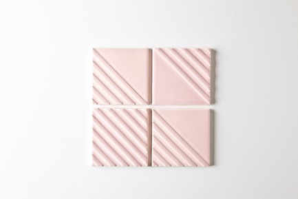 Press kit | 3895-01 - Press release | Signal Tile - Kristine Morich X Clayhaus Modern Tile - Product -  Signal Tile | Kristine Morich X Clayhaus Modern Tile | Bias Pattern01  - Photo credit: Ian Stout