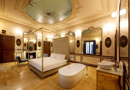 Dossier de presse | 3724-01 - Communiqué de presse | Axel Hotel Madrid - EL EQUIPO CREATIVO - Design d’intérieur commercial - Crédit photo : Adrià Goula