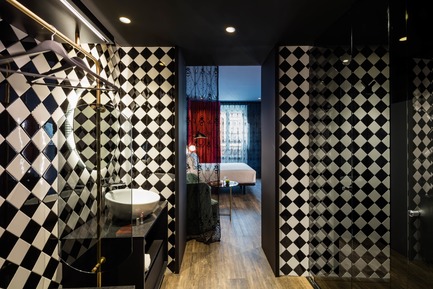 Dossier de presse | 3724-01 - Communiqué de presse | Axel Hotel Madrid - EL EQUIPO CREATIVO - Design d’intérieur commercial - Crédit photo : Adrià Goula