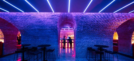 Dossier de presse | 3724-01 - Communiqué de presse | Axel Hotel Madrid - EL EQUIPO CREATIVO - Design d’intérieur commercial - Crédit photo : Adrià Goula