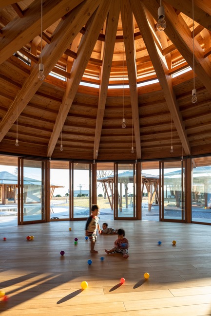 Dossier de presse | 3544-04 - Communiqué de presse | Muku Nursery School - Tezuka Architects - Architecture commerciale - Crédit photo : Katsuhisa Kida/FOTOTECA