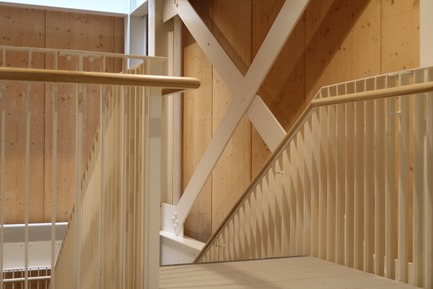 Dossier de presse | 2317-05 - Communiqué de presse | Step Change in Building Design for the University of Nottingham - Make Architects - Architecture institutionnelle - Exposed structure and cross laminated timber provides a warm an honest interior - Crédit photo : Make Architects