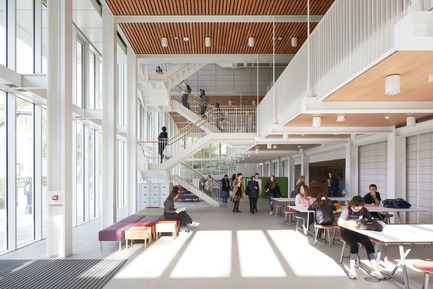 Dossier de presse | 2317-05 - Communiqué de presse | Step Change in Building Design for the University of Nottingham - Make Architects - Architecture institutionnelle - The entrance hub is already widely used - Crédit photo : Make Architects