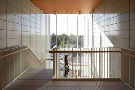 Dossier de presse | 2317-05 - Communiqué de presse | Step Change in Building Design for the University of Nottingham - Make Architects - Architecture institutionnelle - Materials have been chosen for their longevity and simplicity.  - Crédit photo : Make Architects