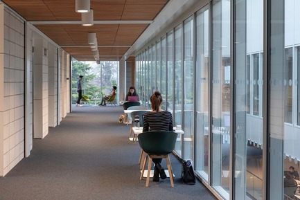 Dossier de presse | 2317-05 - Communiqué de presse | Step Change in Building Design for the University of Nottingham - Make Architects - Architecture institutionnelle - Light filled spaces at the Teaching and Learning Building - Crédit photo : Martine Hamilton Knight