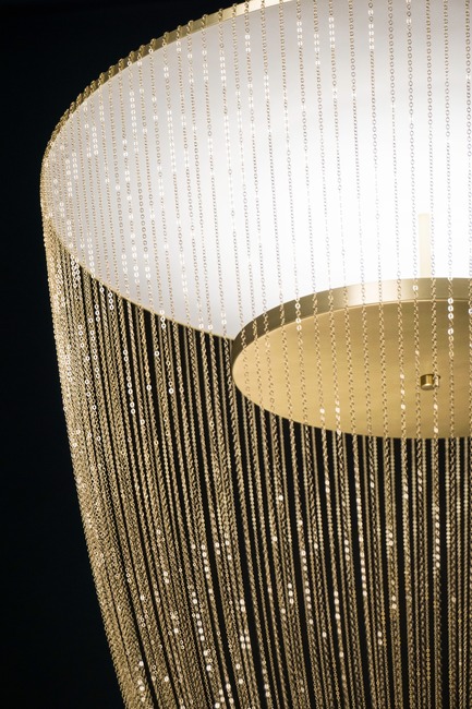 Press kit | 2110-06 - Press release | Stellar Design of Larose Guyon’s Céleste Captures the Spiritual Essence of Light - Larose Guyon - Lighting Design - Celeste - Brass - Photo credit: Larose Guyon