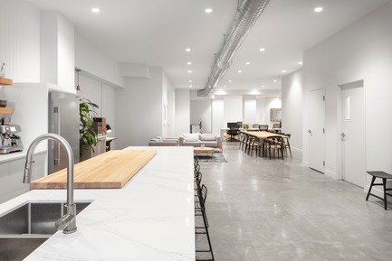 Dossier de presse | 1215-05 - Communiqué de presse | OATBOX, un design pour le bonheur de déjeuner. - ISSASTUDIO - Design d’intérieur commercial - Vue d'ensemble - Crédit photo : Maxime Brouillet
