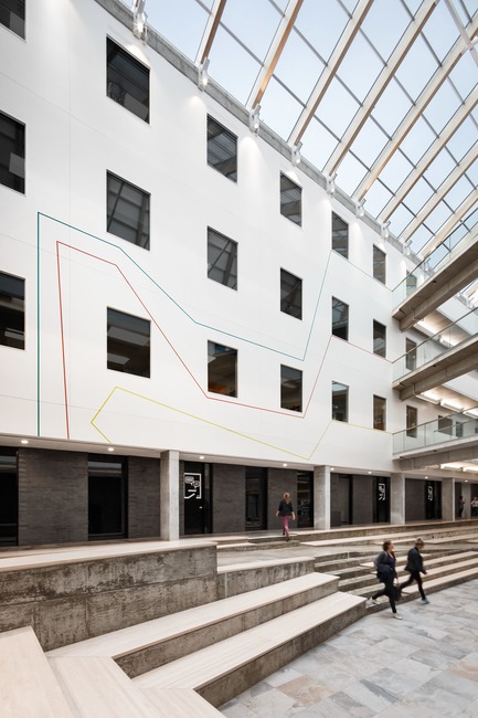 Dossier de presse | 755-06 - Communiqué de presse | Agrandissement du siège social de la Confédération des syndicats nationaux (CSN) - Consortium BGLA + NEUF architect(e)s - Architecture commerciale - Crédit photo : Stéphane Brügger