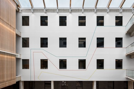 Dossier de presse | 755-06 - Communiqué de presse | Agrandissement du siège social de la Confédération des syndicats nationaux (CSN) - Consortium BGLA + NEUF architect(e)s - Architecture commerciale - Crédit photo : Stéphane Brügger
