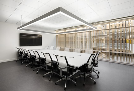 Dossier de presse | 755-06 - Communiqué de presse | Agrandissement du siège social de la Confédération des syndicats nationaux (CSN) - Consortium BGLA + NEUF architect(e)s - Architecture commerciale - Crédit photo : Stéphane Brügger