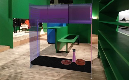 Dossier de presse | 2704-06 - Communiqué de presse | A cinematic experience for the mind to explore at LivingKitchen 2019: Alfredo Häberli’s vision of a kitchen of the future - imm cologne/LivingKitchen 2019, Koelnmesse GmbH - Évènement + Exposition - Alfredo Häberli’s vision of a transparent refrigerator, designed in cooperation with Samsung, has an integrated warming shelf for dishes at the bottom.&nbsp; - Crédit photo : Koelnmesse