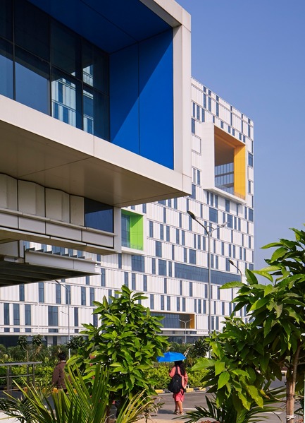 Press kit | 1456-04 - Press release | Tata Consultancy Services Software Development Campus Fosters Community and Celebrates Indian Culture - Yazdani Studio of CannonDesign - Commercial Architecture - Photo credit: Dave Burk Photography