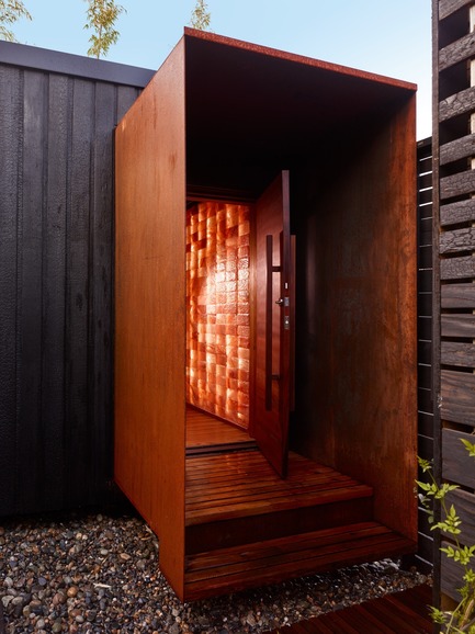 Press kit | 2000-01 - Press release | The WelPod - Circle Wellness Studios - Lifestyle - Exterior WelPod in Vancouver BC offers&nbsp;a private spa&nbsp;circuit reserved&nbsp;through Airbnb for travellers&nbsp;and&nbsp;locals - Photo credit: Martin Knowles
