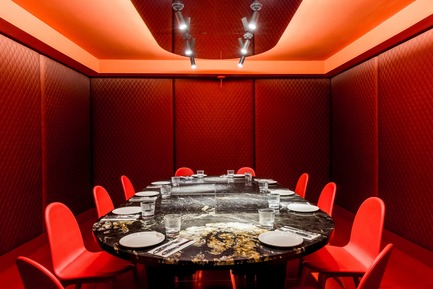 Dossier de presse | 3724-02 - Communiqué de presse | Las Chicas, Los Chicos y Los Maniquís Restaurant - EL EQUIPO CREATIVO - Design d’intérieur commercial - Crédit photo : Paco Montanet