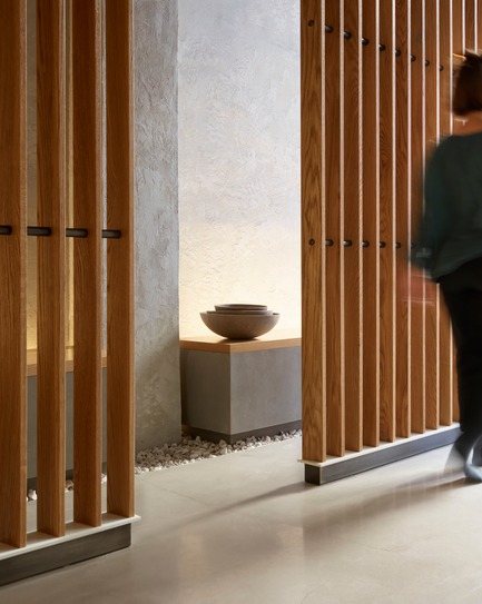 Press kit | 2757-08 - Press release | Montalba Architects’ Studio Dental IIWins 2019 AIA Institute Honor Award for Interior Architecture - Montalba Architects - Commercial Architecture - Detail of the patient benches and wooden trellis system.&nbsp; - Photo credit: Kevin Scott