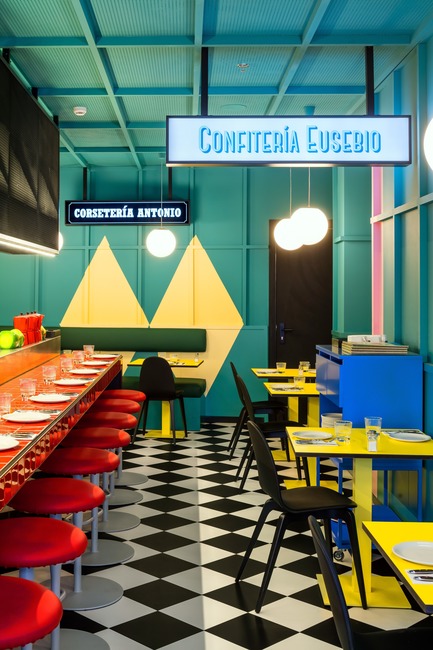 Dossier de presse | 3724-02 - Communiqué de presse | Las Chicas, Los Chicos y Los Maniquís Restaurant - EL EQUIPO CREATIVO - Design d’intérieur commercial - Crédit photo : Adrià Goula