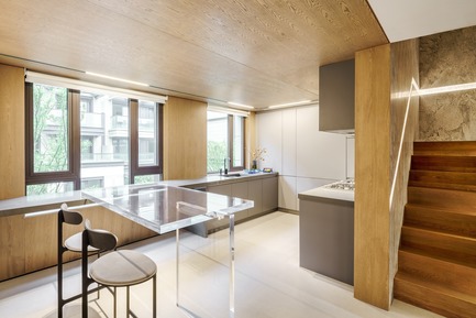 Press kit | 2718-01 - Press release | Jing'an Prime Land - Mason Studio - Residential Interior Design -    Townhouse B: kitchen and central staircase<br>  - Photo credit: Seth Powers