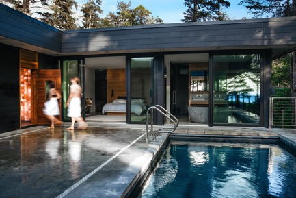Press kit | 2000-01 - Press release | The WelPod - Circle Wellness Studios - Lifestyle - Interior WelPod located in open air near the centre of a private waterfront residence in Tofino - Photo credit: Darcy Turenne