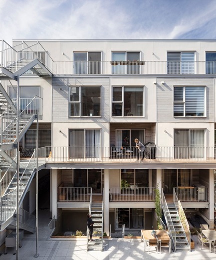Dossier de presse | 1676-02 - Communiqué de presse | Le Jardinier - ADHOC architectes - Architecture résidentielle - Façade arrière - Crédit photo : Maxime Brouillet
