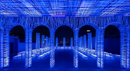 Dossier de presse | 3849-01 - Communiqué de presse | Hacking visual perception, Alberto Caiola cross-pollinates classical archetypes with virtual hues - Alberto Caiola Studio - Design d’intérieur commercial -   &nbsp;   - Crédit photo :  Dirk Weiblen 