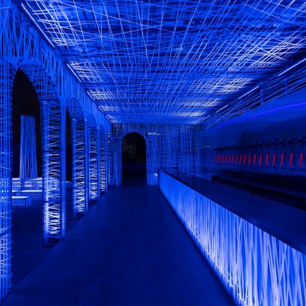 Dossier de presse | 3849-01 - Communiqué de presse | Hacking visual perception, Alberto Caiola cross-pollinates classical archetypes with virtual hues - Alberto Caiola Studio - Design d’intérieur commercial - Crédit photo :   Dirk Weiblen  