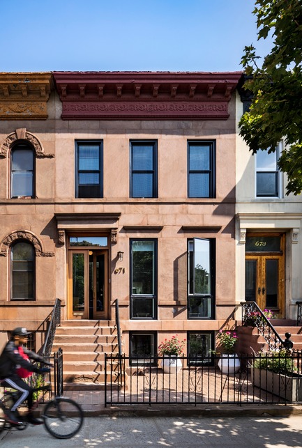 Press kit | 2875-07 - Press release | Crown Heights Brownstone - Barker Architecture Office - Residential Interior Design - Photo credit: Francis Dzikowski/OTTO